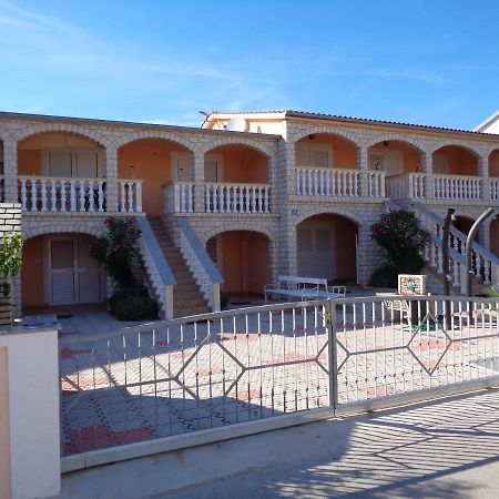 Apartman Kristo Vir Kültér fotó